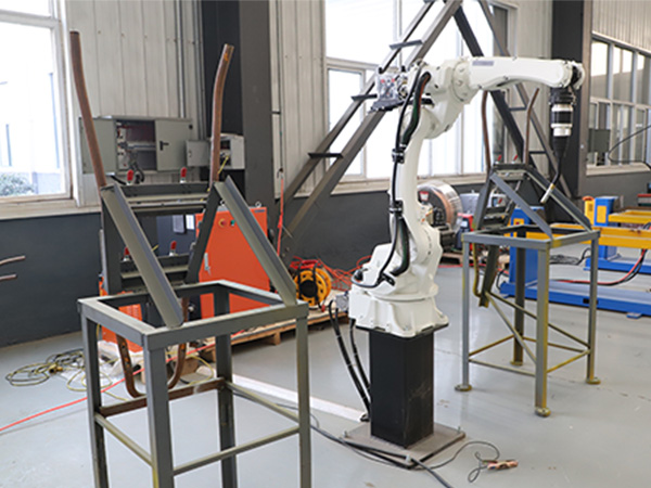 全自動焊接機(jī)器人工作站的組成以及工作流程 全自動焊接機(jī)器人工作站的組成以及工作流程