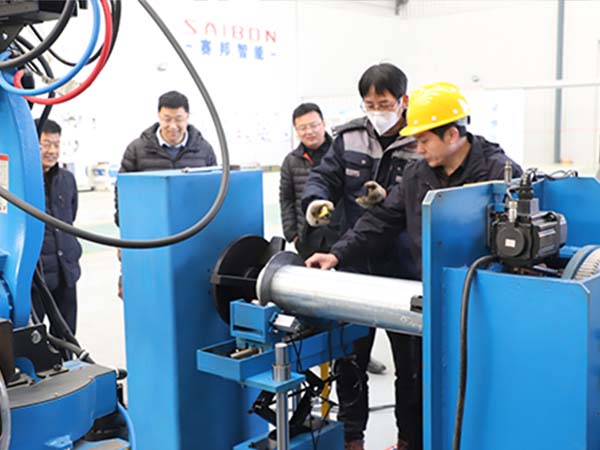 焊接機(jī)器人生產(chǎn)線優(yōu)勢 焊接機(jī)器人生產(chǎn)線優(yōu)勢